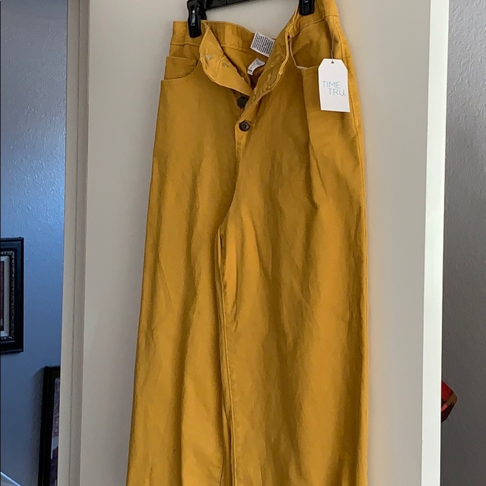 Mustard color cropped pants